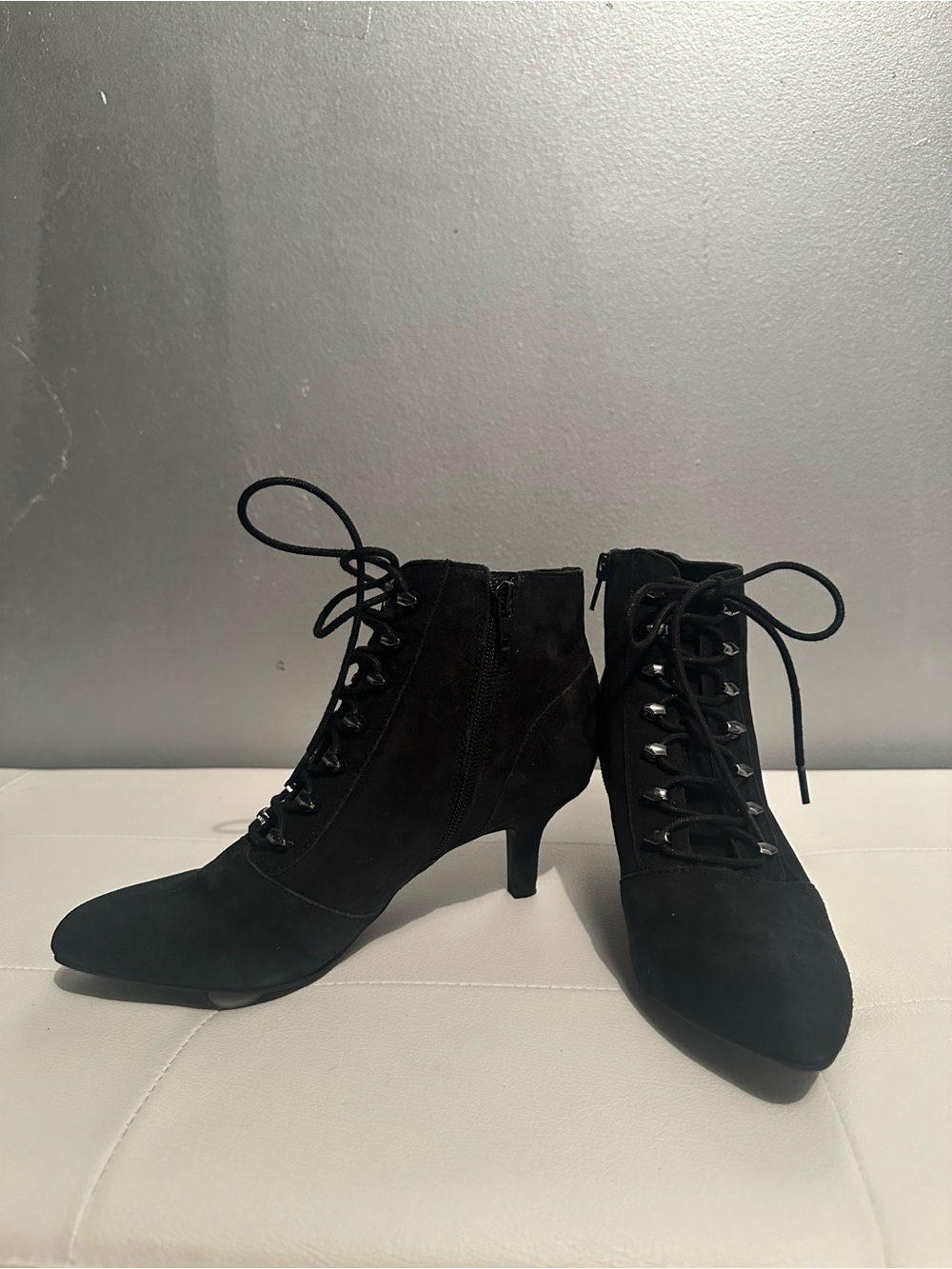 Anne Klein iFlex Women's Black Lace-Up Pointed-Toe Ankle Boots